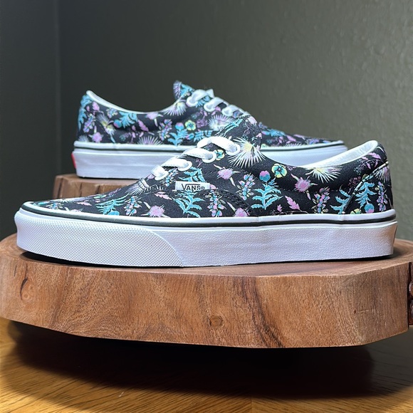 *NWOT* VANS Era Paradise Floral Sneaker - Picture 3 of 16
